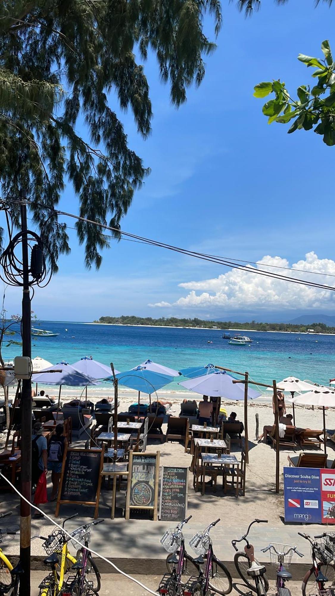 Blu D'Amare Ξενοδοχείο Τζίλι Τραγουανγκάν Εξωτερικό φωτογραφία